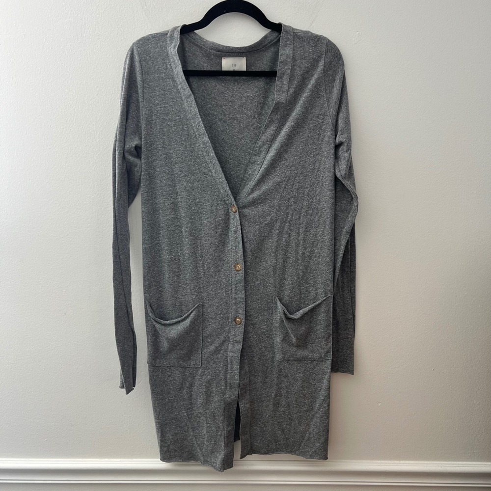 T.la Women's Gray Long Sleeve‎ Button Front Cardigan with Pockets - Size S